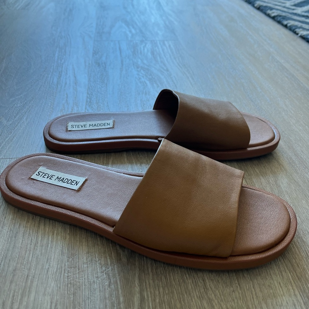 Steve Madden Tan Slide Sandals